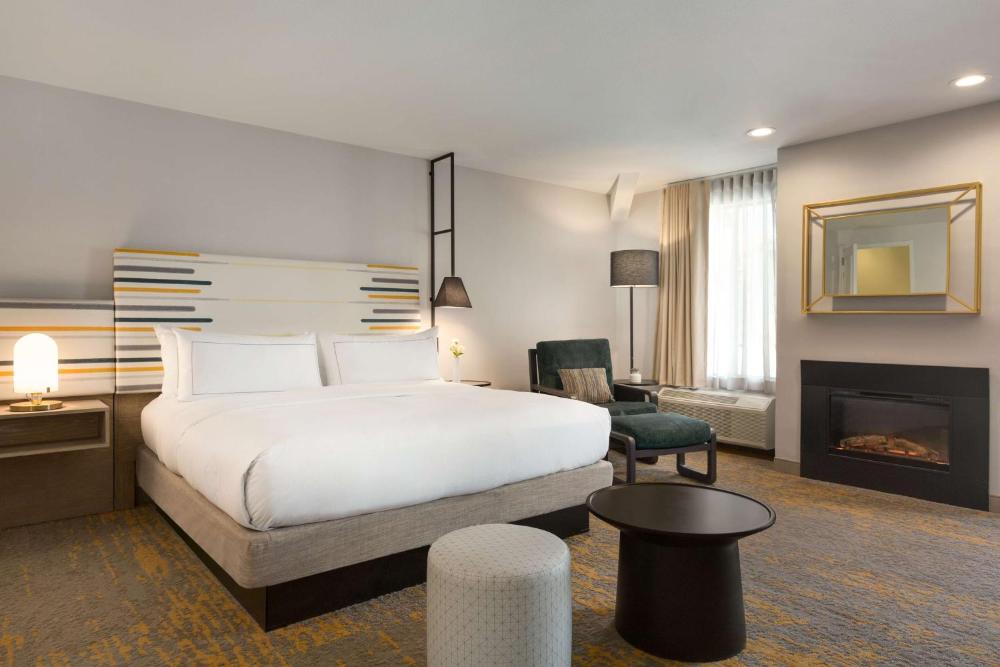 Room image 2
