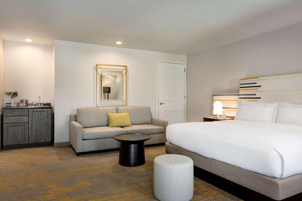 Room image 3